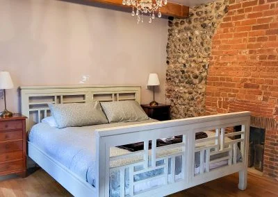 King bedroom at Poets Corner