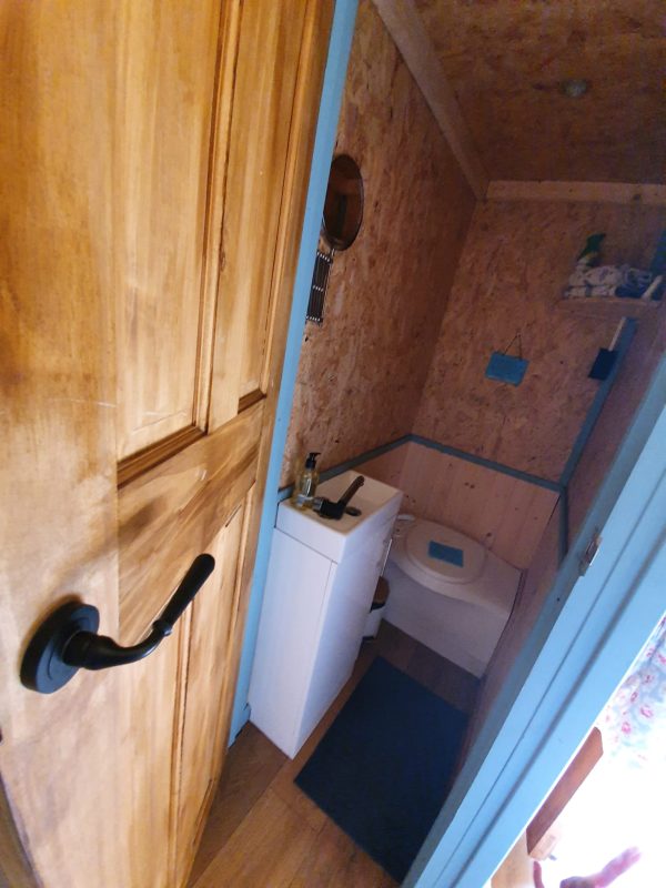 Hide and Sheep Shepherds Hut, Bradnop - Image 13