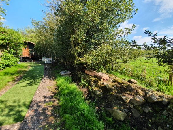 Hide and Sheep Shepherds Hut, Bradnop - Image 23