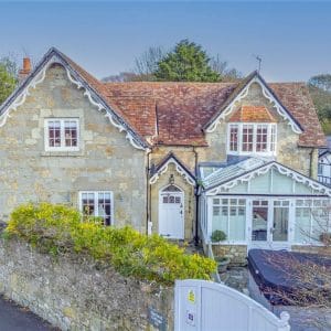 Haviland Cottage | Luxury Dog Friendly Isle of Wight | Dog Snug
